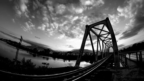 Nhiếp ảnh gia Nguyễn An Di - Landscape Sunset Railway 